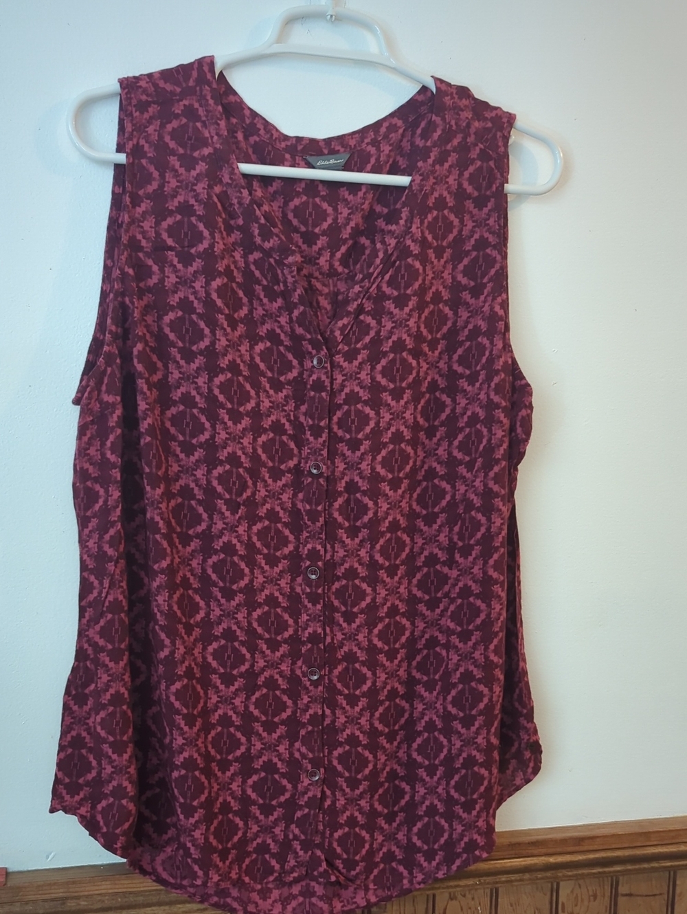 Eddie Bauer Women's  Sleeveless Button-Front Top in Burgundy Pattern